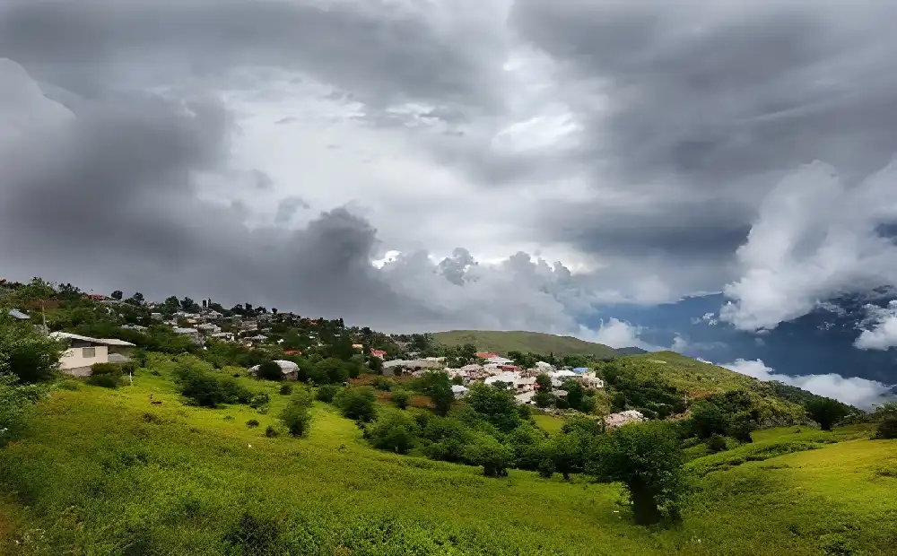 ابرها در روستای فیلبند